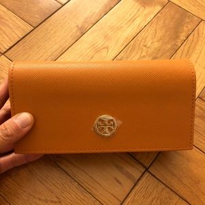 NEW Tory Burch Sunglasses Case w/ Pouch